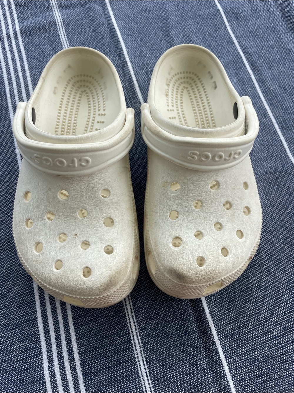 CROCS Kids Classic Clog in White Size J 4